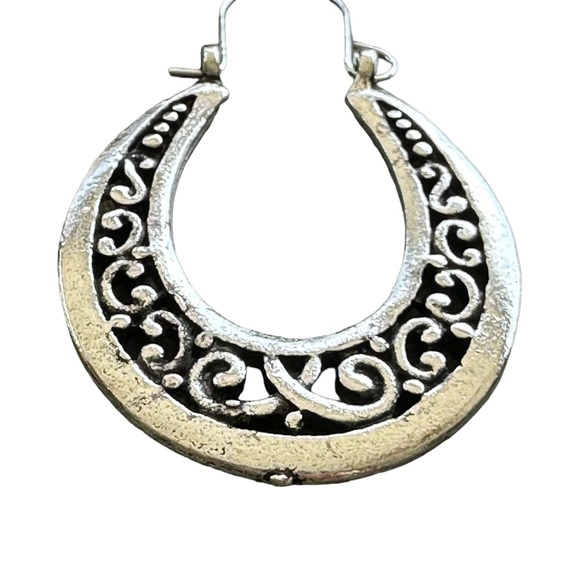 Antique Silver Cut Metal Oval Hoop Earrings - Picture 3 of 6